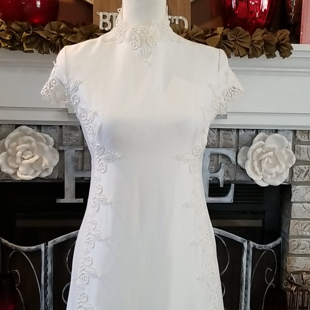 Vintage Shantung Wedding Dress w/ Bustle, size S - Picture 2 of 16
